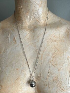 Source Unknown Polished Silver Sphere Pendant Necklace